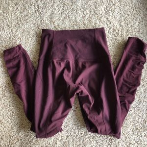 Lululemon Maroon Wunder Unders Full on Luon size 4